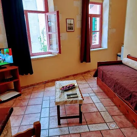 Caza Latina Hriszí Aktí Haniá